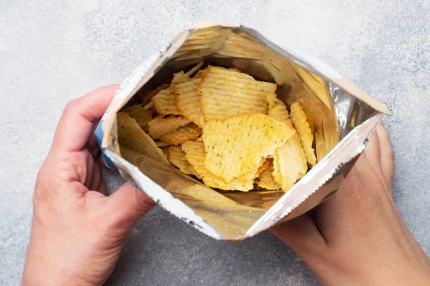 La OCU alerta: esto es lo que nos espera con las patatas fritas sabor jamón