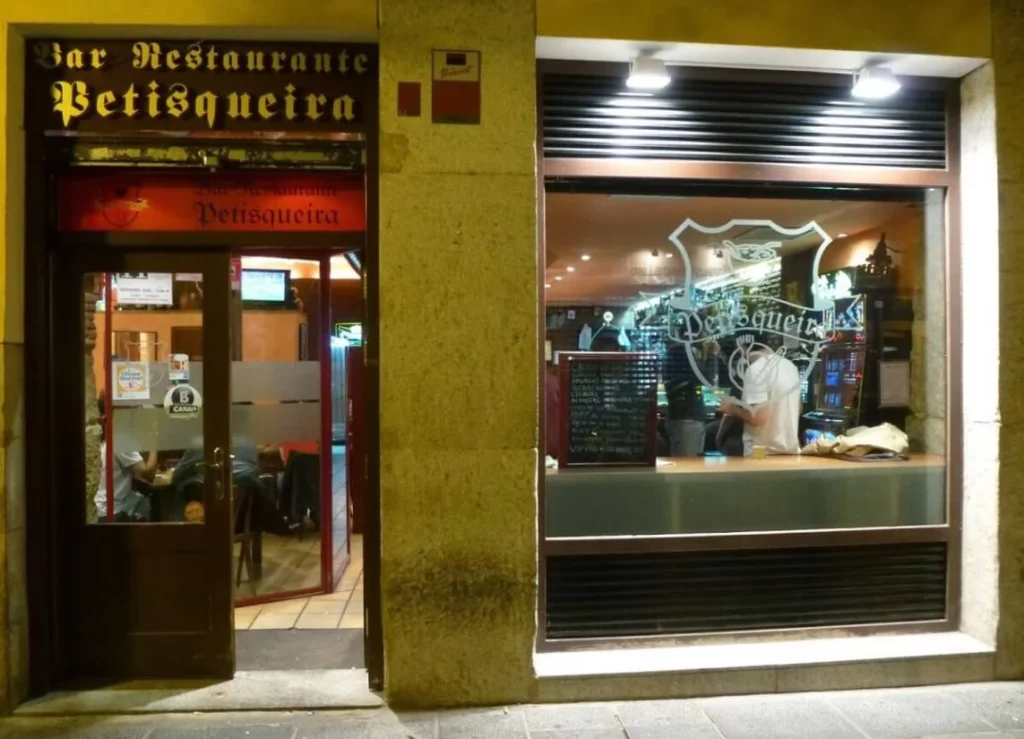El bar madrileño donde las cañas cuestan menos de 3 euros y las tapas son gigantes 1 Moncloa El bar madrileño donde las tapas son XXL