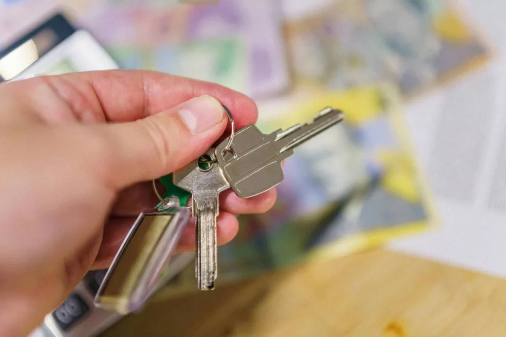 Un exinmobiliario suelta la verdad: así aumentan el alquiler sin que te enteres 2 Moncloa La revelación del exinmobiliario: los trucos detrás de la compañía