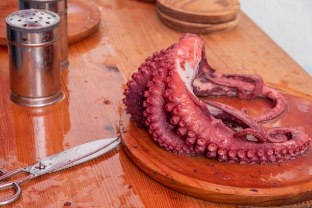 La forma más rápida de cocinar pulpo a la gallega como un experto 1 Moncloa El truco para ablandar el pulpo
