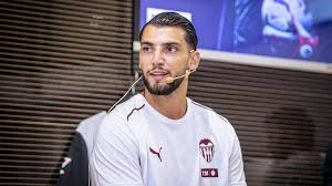 El futbolista Rafa Mir.