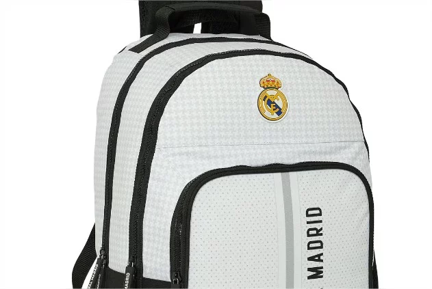 Mochilas, libretas y más con descuento en la papelería de El Corte Inglés 2 Moncloa real madrid Moncloa
