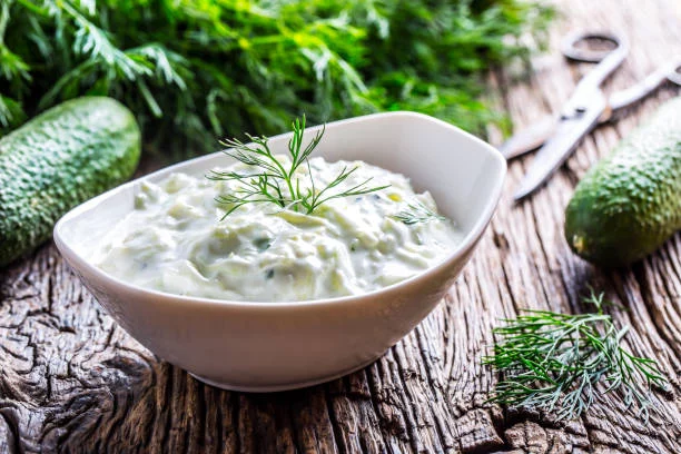 Sustituye el gazpacho por esta receta sencilla y perfecta para el otoño 1 Moncloa Adiós al gazpacho: prueba hacer tzatziki