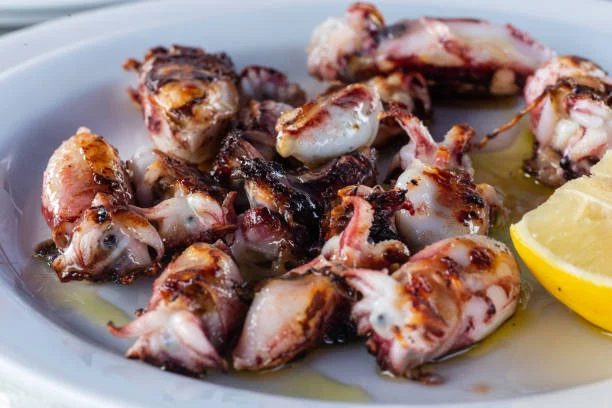 Conoce el aperitivo valenciano tradicional, con nombre peculiar y receta fácil 1 Moncloa El sepionet: una joya mediterránea