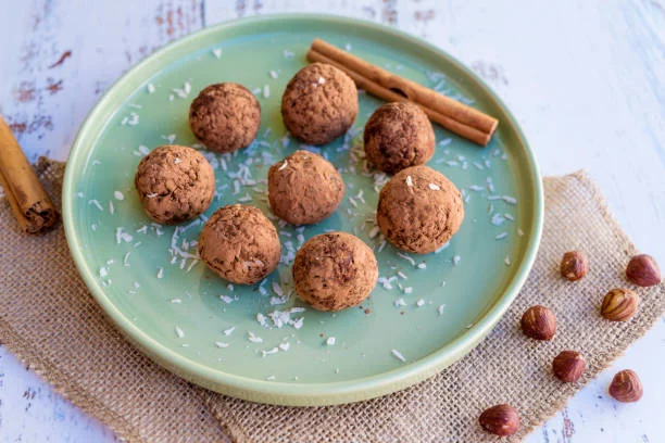 Trufas de avena y coco saludables: sin azúcar y sin frutos secos, perfectas para todos