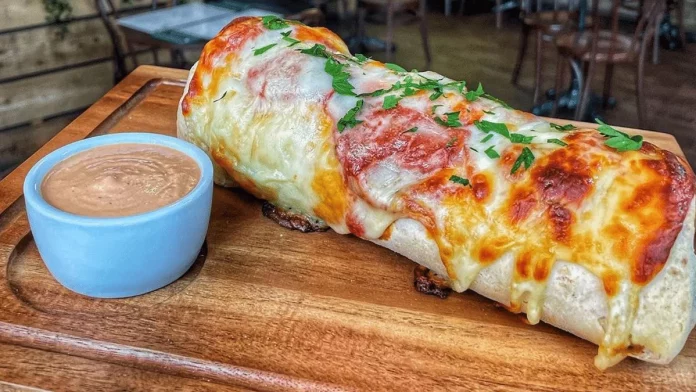 La burrito-pizza que te ahorrará tiempo y dinero: cena lista en 5 minutos