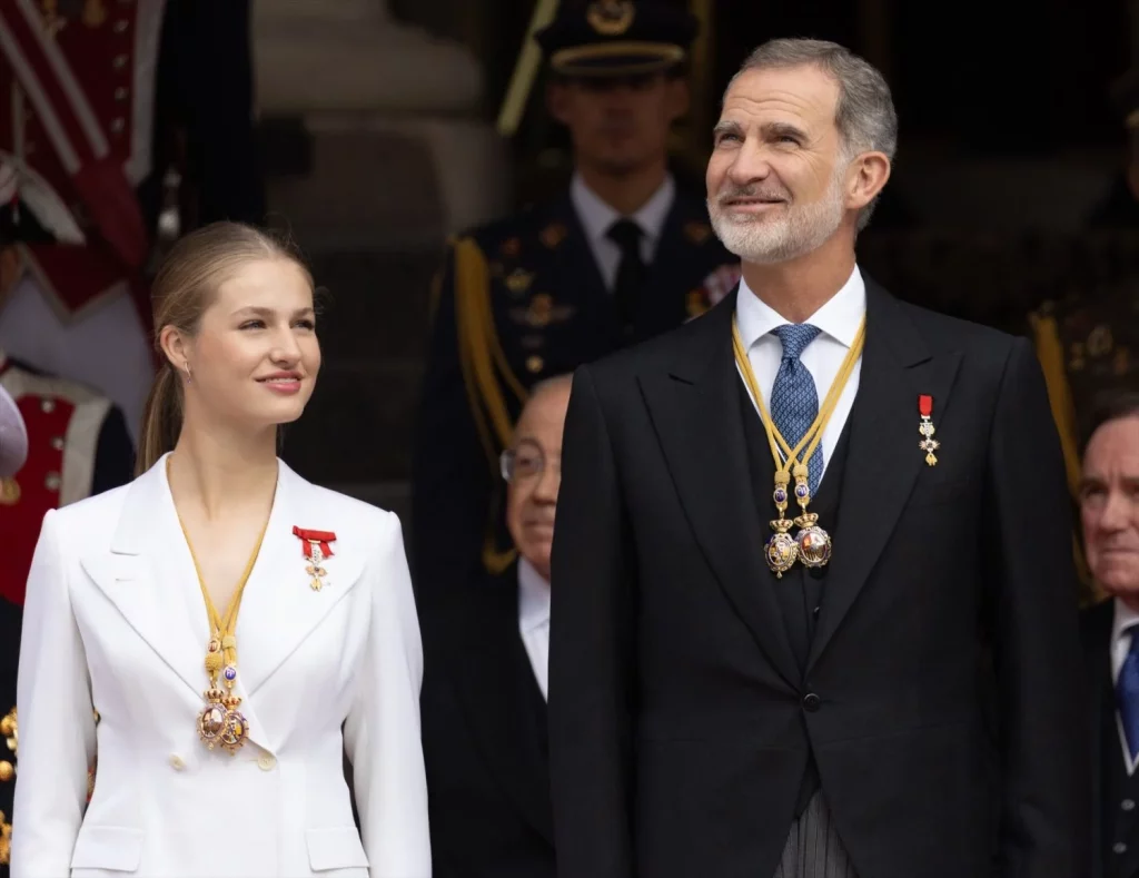 Leonor, un año de princesa heredera: las claves de la futura reina de España 1 Moncloa EuropaPress 5546007 princesa leonor rey felipe vi salida acto jura constitucion cortes Moncloa
