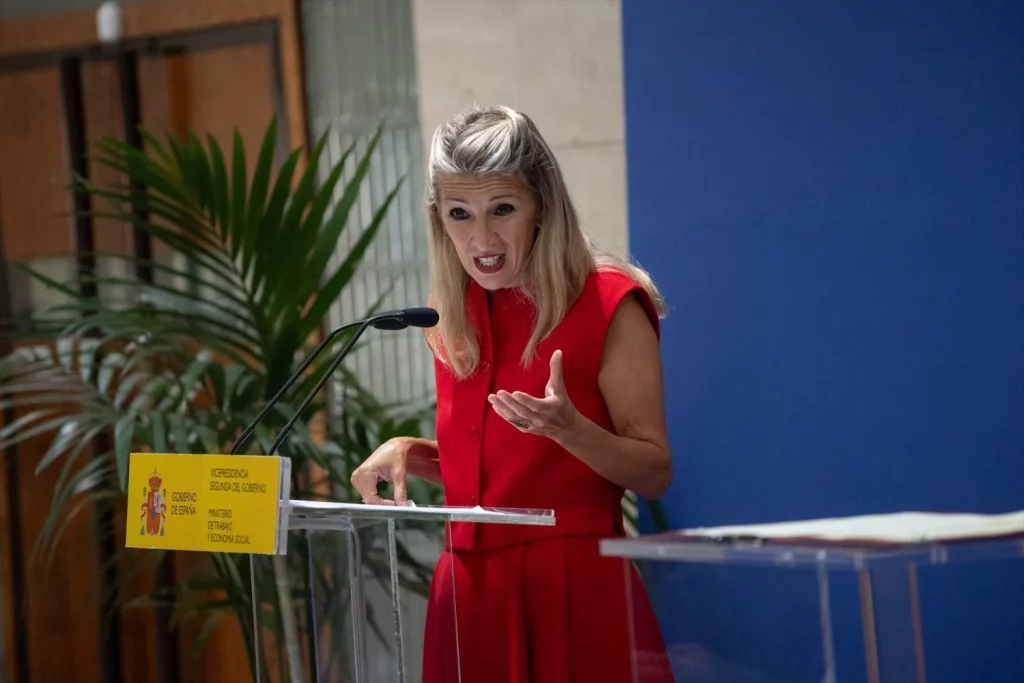 La Ley de Conciliación presentada por el PP resulta más progresista que las medidas de Yolanda Díaz 1 Moncloa EuropaPress 6248526 vicepresidenta segunda gobierno ministra trabajo economia social yolanda Moncloa