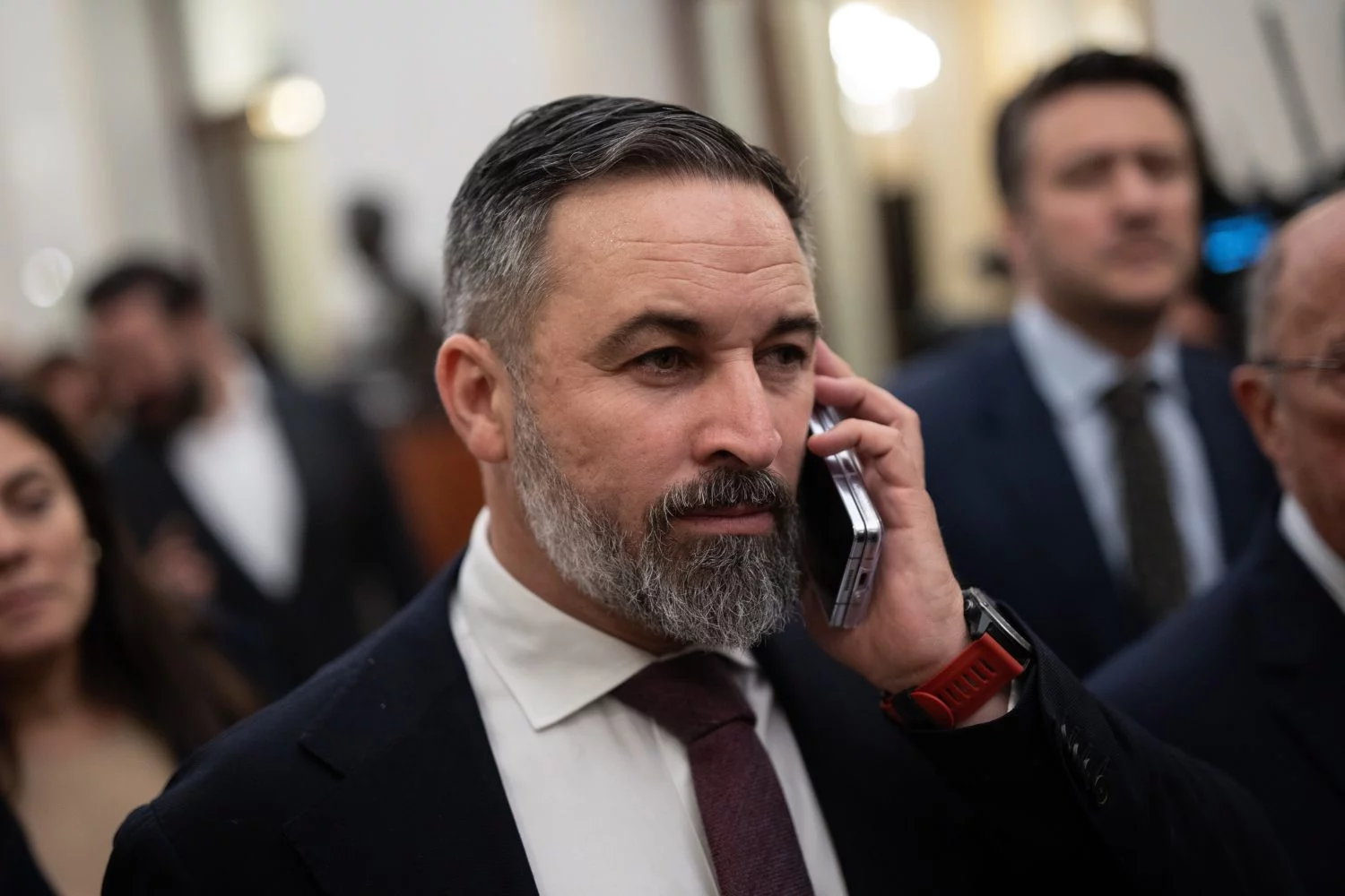 Abascal pide la dimisión de Sánchez por «montar la mayor trama de corrupción» con Aldama