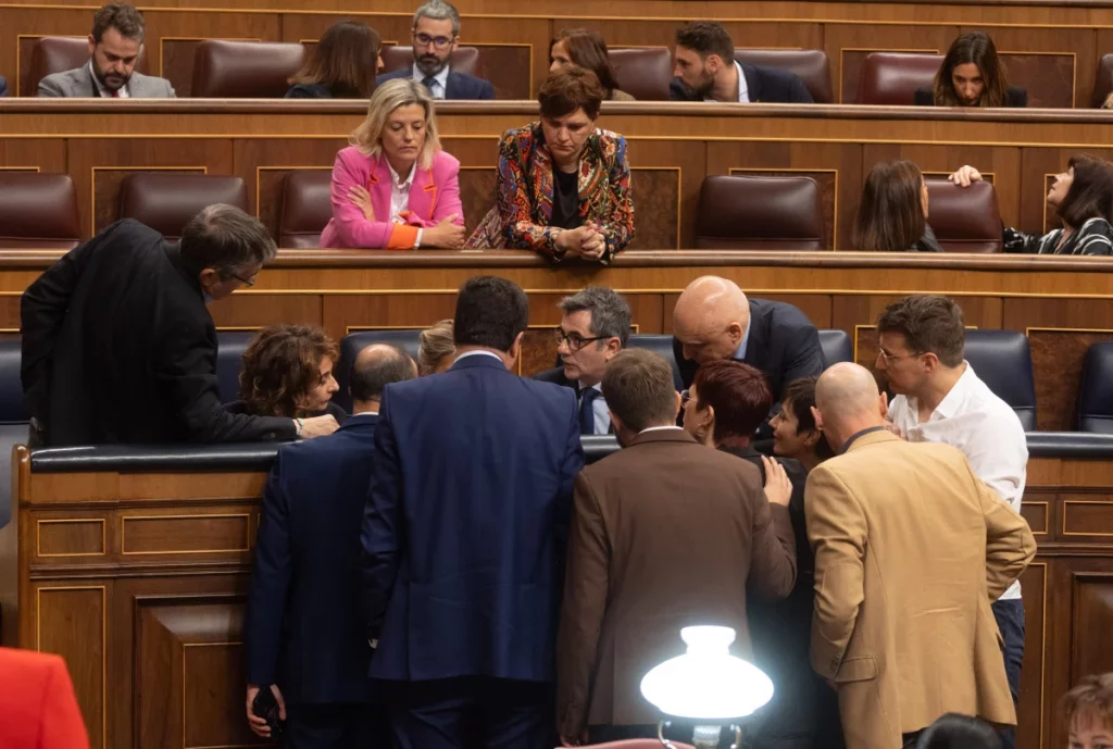 Armengol y RTVE, en el foco de las críticas por el Congreso de la vergüenza: «¿Los muertos no eran suficiente motivo?» 1 Moncloa Félix Bolaños y María Jesús Montero debatieron sobre la idoneidad de continuar el pleno del Congreso de la vergüenza