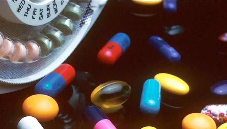 Según la OCU, este medicamento puede poner en riesgo tu método anticonceptivo