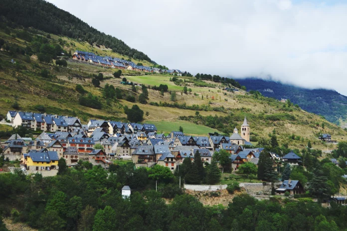‘La Suiza española’ está en Cataluña, el pueblo que querrás visitar en otoño
