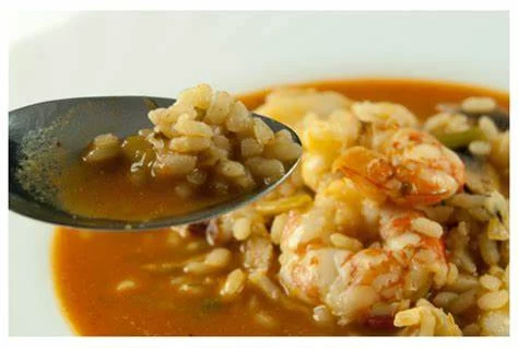 Esta es la nueva receta gallega de arroz meloso con gambas y sepia que supera a la paella 4 Moncloa EL ARROZ MELOSO: UNA ALTERNATIVA SALUDABLE Y DELICIOSA