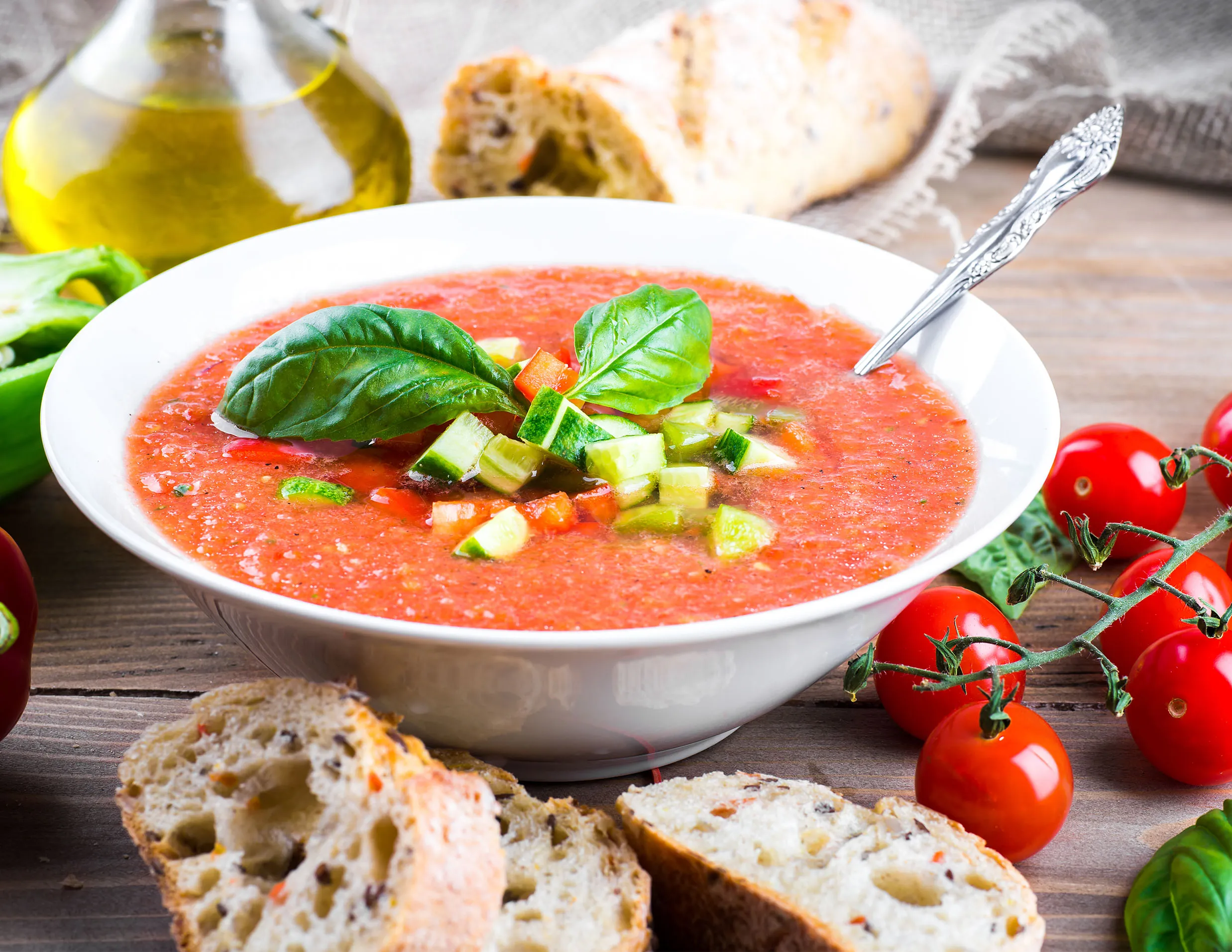 The New York Times señala la receta española más famosa a nivel mundial, y no es la tortilla de patata 1 Moncloa RECETA E HISTORIA DE LOS ORÍGENES DEL GAZPACHO