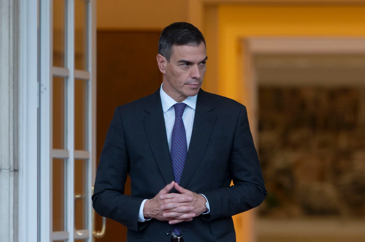 Pedro Sánchez fagocita todas las instituciones públicas y rompiendo el consenso establecido con la Transición