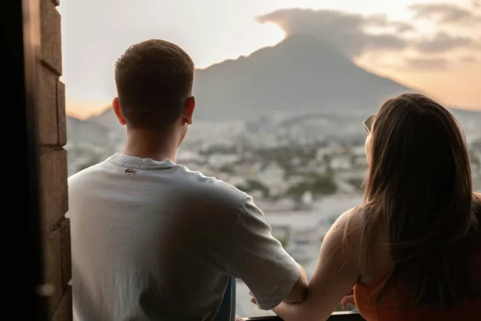 Según Harvard, estas frases serán clave para mejorar las relaciones en 2025