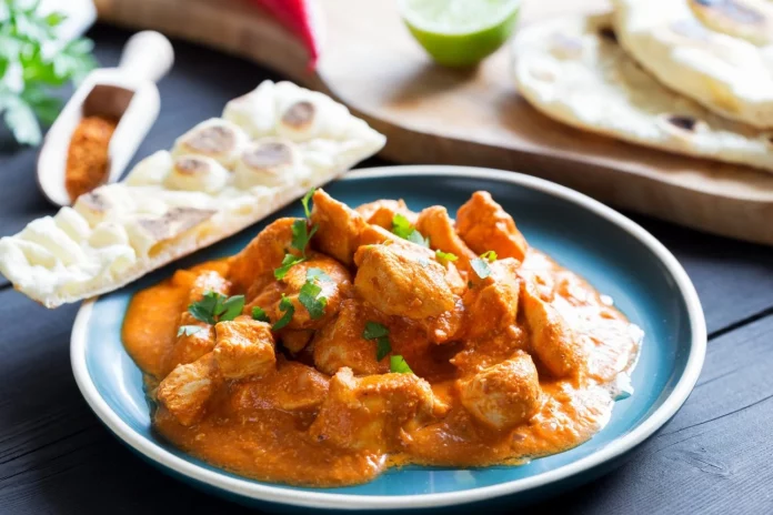 Pollo al curry listo en 10 minutos, la receta definitiva con vídeo incluido