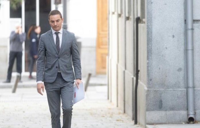 Juan Lobato a su llegada ante el Supremo