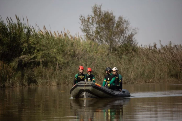 Despliegue de efectivos de la Guardia Civil en búsqueda de desaparecidos en la Albufera de Valencia, a 5 de noviembre de 2024, en Valencia, Comunidad Valenciana (España).