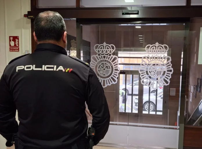 Agente de la Policía Nacional. | Fuente: Agencias