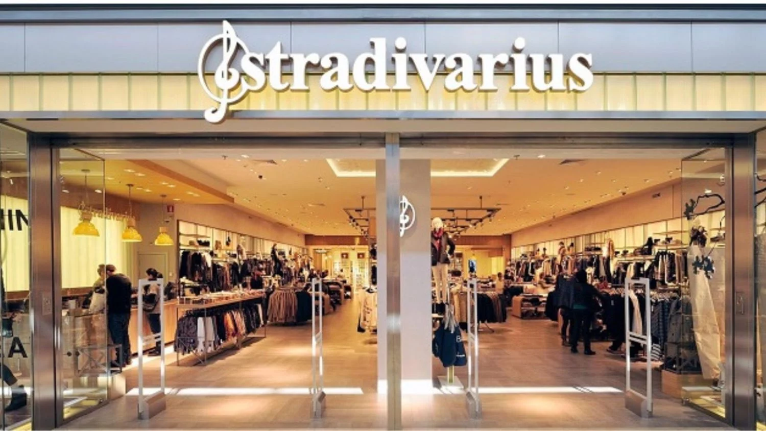 Stradivarius ya tiene el conjunto vaquero perfecto y 'low cost' para esta temporada. Fuente propia