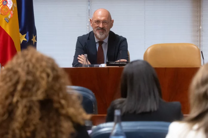 El rector de la Complutense, Joaquín Goyache Goñi, en la comisión de investigación de la Asamblea de Madrid | Fuente: Agencias