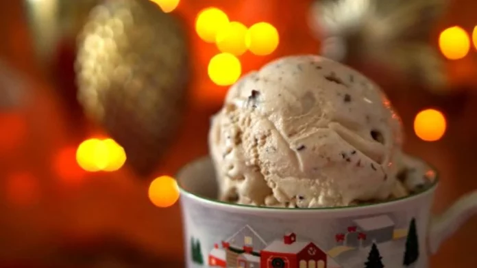 Helado de turrón navideño fácil y saludable en 10 minutos y con solo dos ingredientes