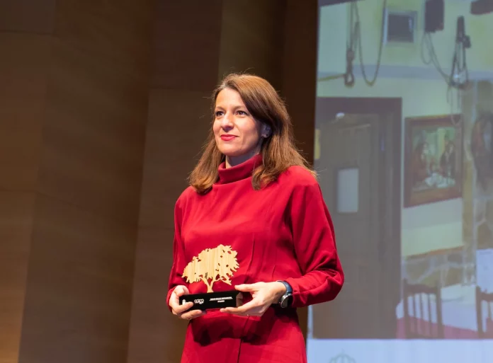 Marta Nieto, directora general de Comercio de la Comunidad de Madrid, instantes antes de entregar el Premio de Boadilla del Monte 2024