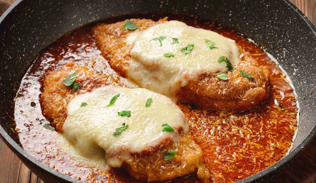 El auténtico sabor siciliano en un pollo a la parmesana ligero y sin gluten ahora en tu casa
