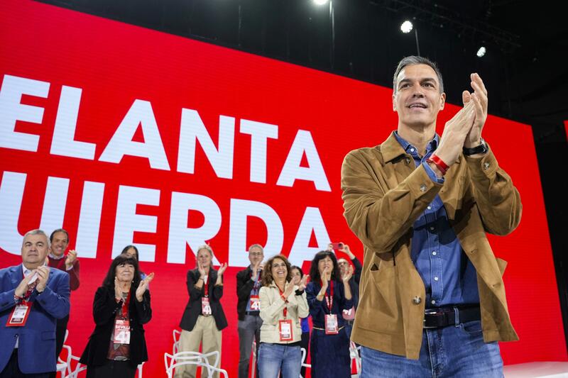 Pedro Sánchez necesita sofocar a cinco federaciones socialistas antes de 2027 1 Moncloa Pedro Sánchez usa parte del lema del Gobierno en su 41 Congreso Federal