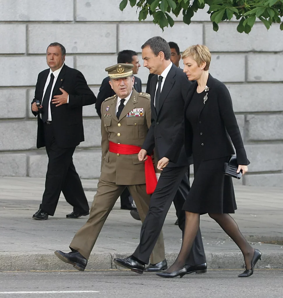 Sonsoles Espinosa, así ha recuperado el anonimato, la polémica esposa cantante de Zapatero 3 Moncloa EuropaPress 427116 capilla ardiente leopoldo calvo sotelo Moncloa
