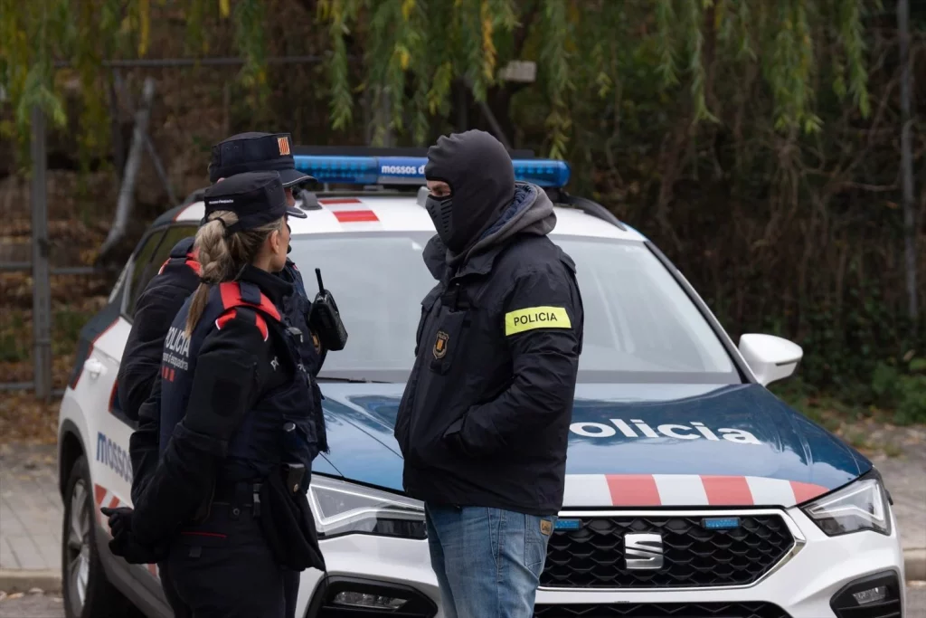 EuropaPress 5692283 agentes kis mossos desquadra operacion policial antiyihadista 16 enero 2024 Moncloa