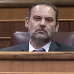Una amiga de Ábalos intentó esconder un disco duro a la UCO durante el registro de su casa