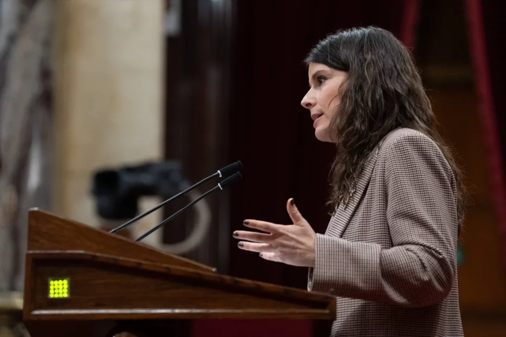 Illa pedirá en la Junta de Seguridad a inicios de 2025 que Mossos asuman puertos y aeropuertos 2 Moncloa EuropaPress 6413401 portavoz junts parlament monica sales Moncloa