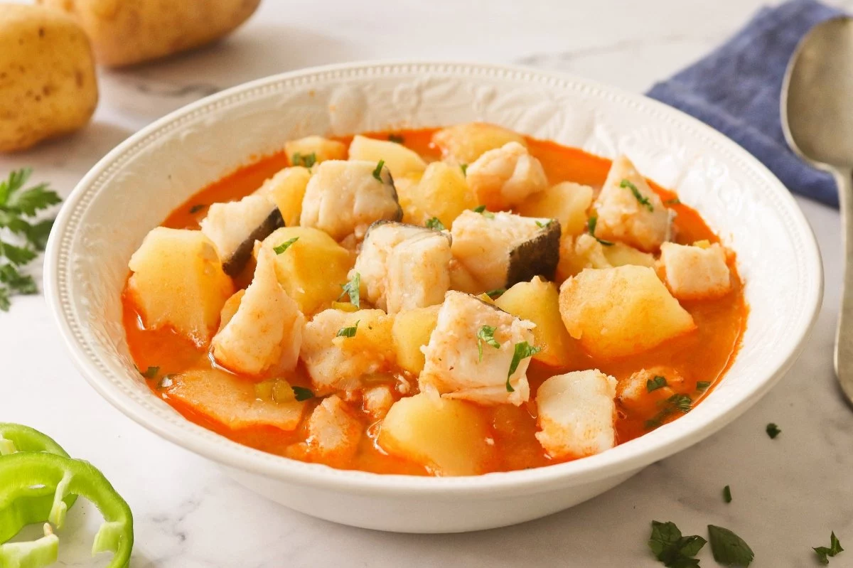 Cómo hacer bacalao a la cazuela, la receta malagueña perfecta para Navidad 1 Moncloa INGREDIENTES PARA EL BACALAO A LA CAZUELA