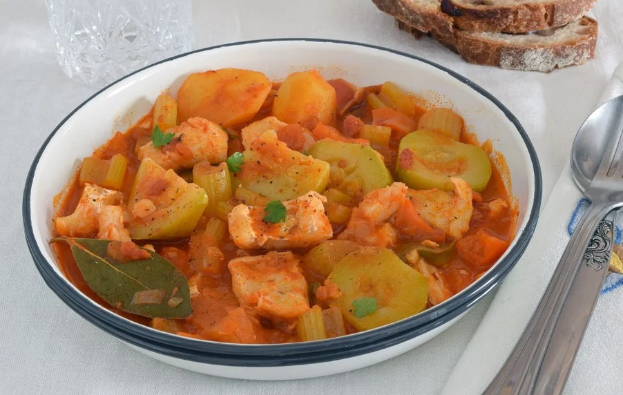 Cómo hacer bacalao a la cazuela, la receta malagueña perfecta para Navidad 2 Moncloa PREPARACIÓN DEL BACALAO A LA CAZUELA