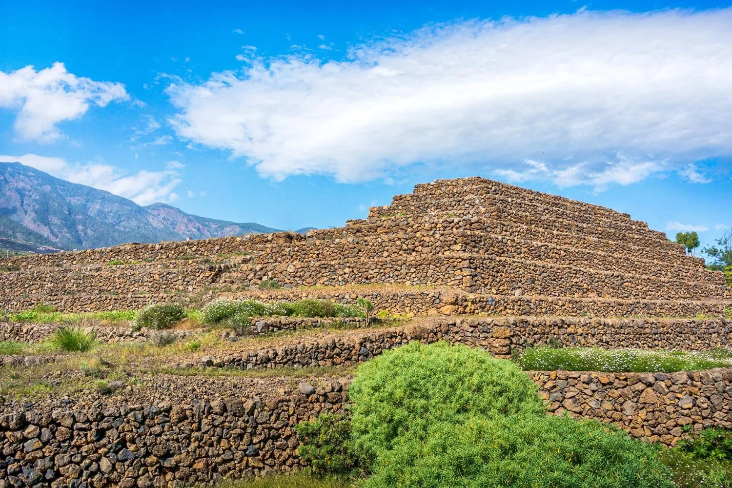 Parece Teotihuacán, pero está en España y los viajeros lo consideran una joya oculta 3 Moncloa UN DESTINO IMPERDIBLE PARA LOS VIAJEROS