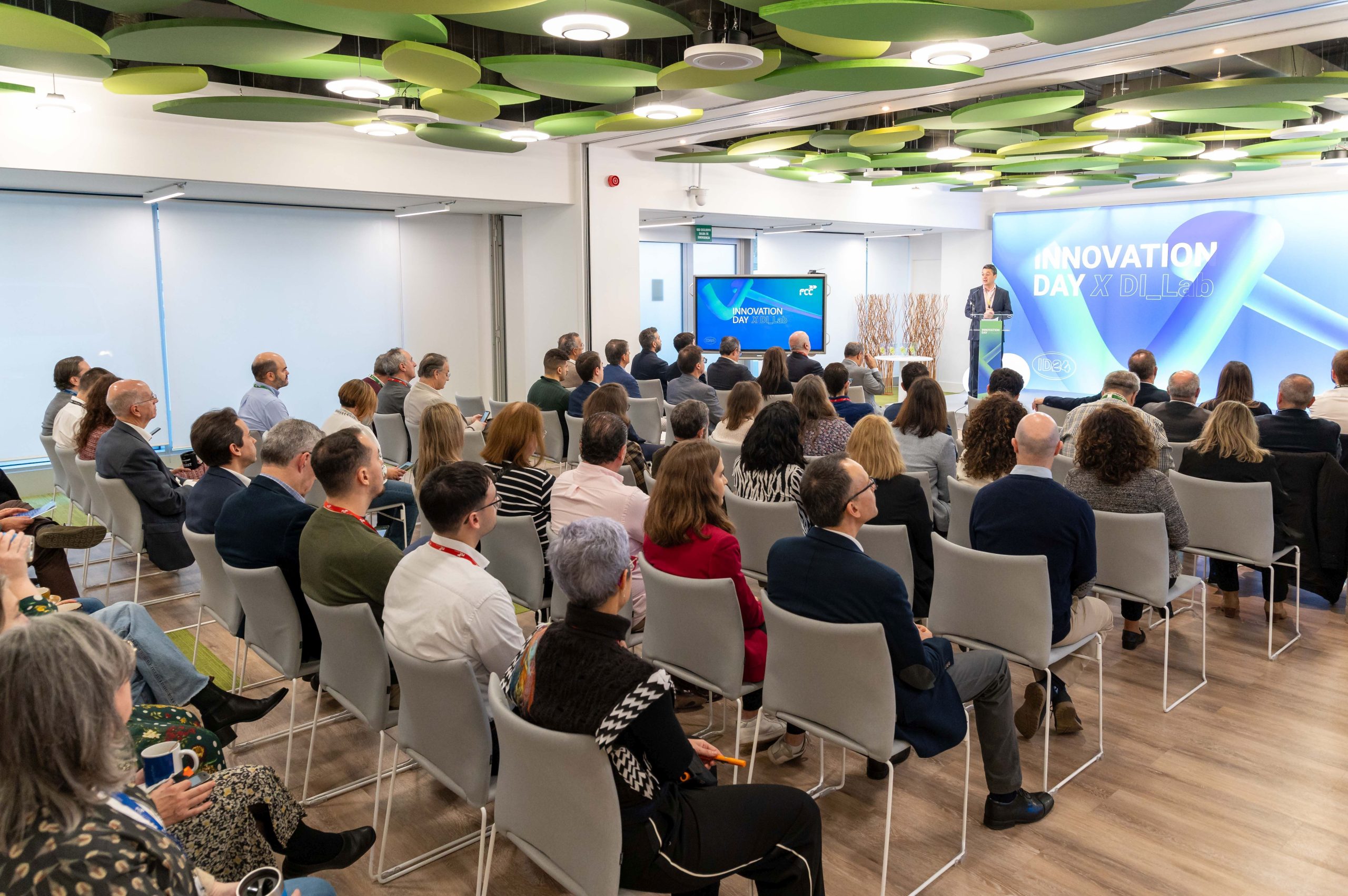 FCC celebra la tercera jornada de innovación impulsada por su Digital Innovation Lab 1 Moncloa Tercera jornada de innovacin impulsada por su Digital Innovation Lab scaled Moncloa