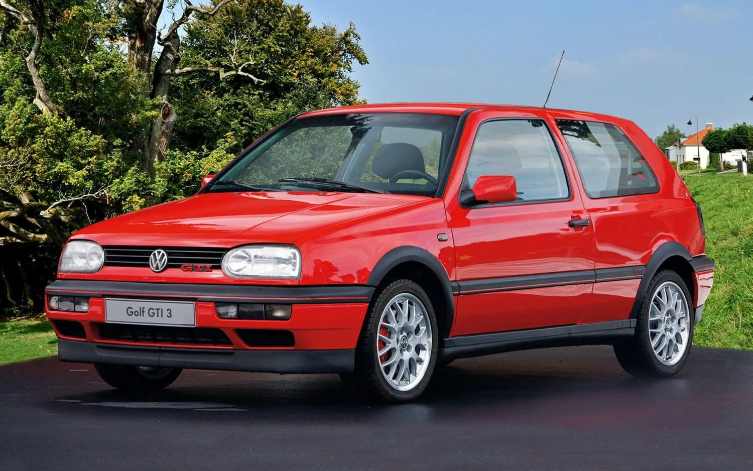 Si estás aburrido del color de tu coche descubre cómo cambiarlo sin gastar una fortuna 1 Moncloa POR QUÉ EL CAR WRAPPING CON VINILO ES LA MEJOR OPCIÓN