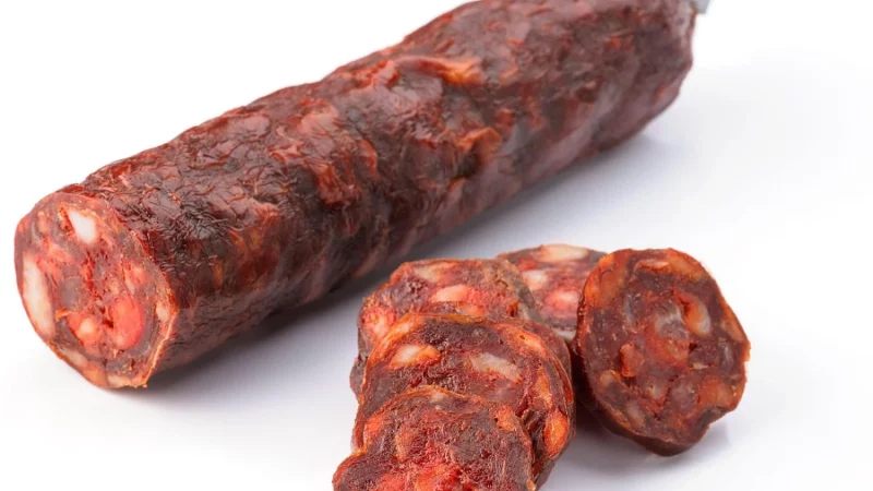 La AESAN pone en el foco a estos embutidos tras detectar Listeria en su producción
