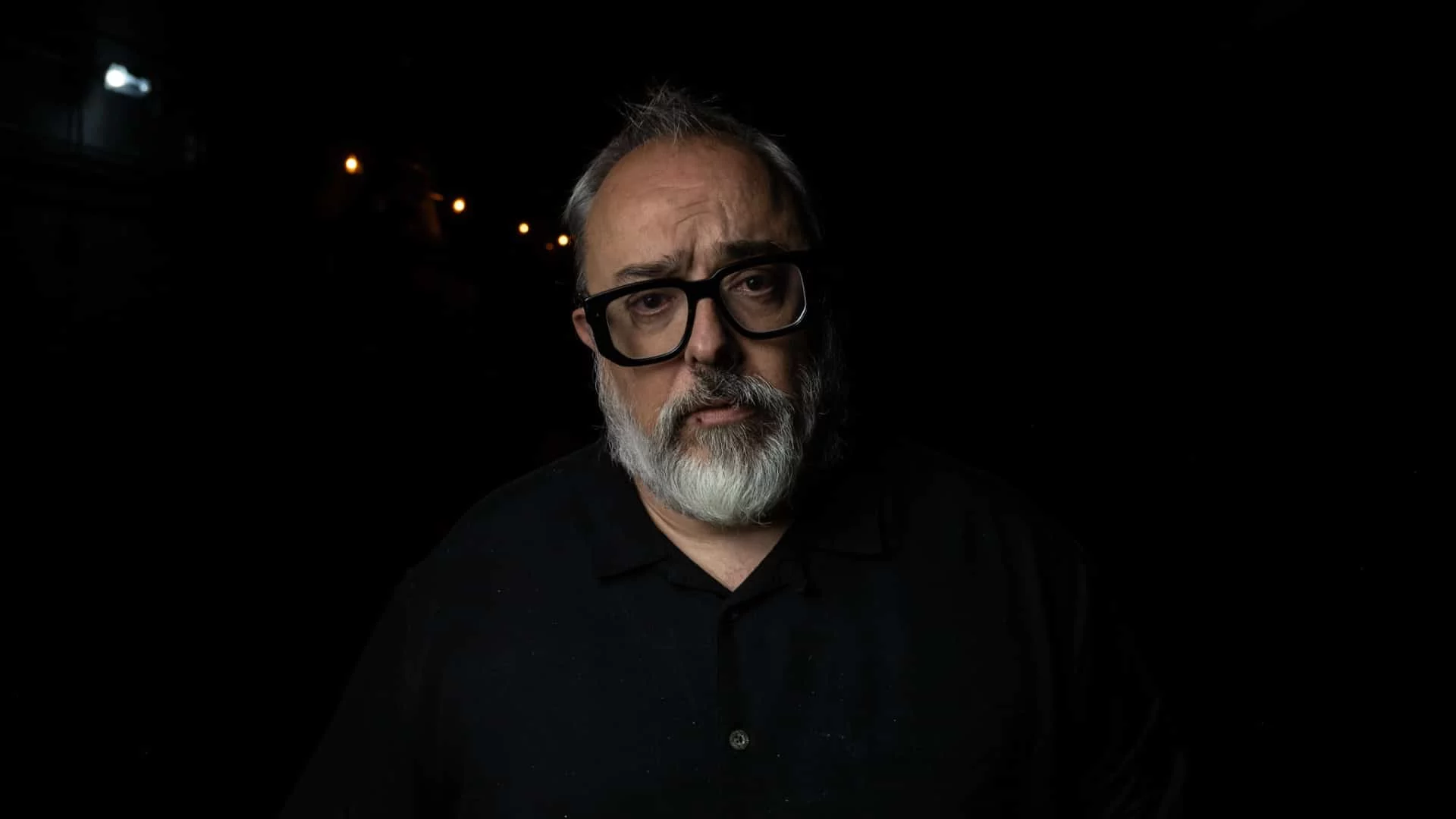 Tras la polémica con Max, Álex de la Iglesia vuelve a Netflix con una aterradora nueva serie 2 Moncloa ¿Qué ocurrió entre Alex de la Iglesia y Max?