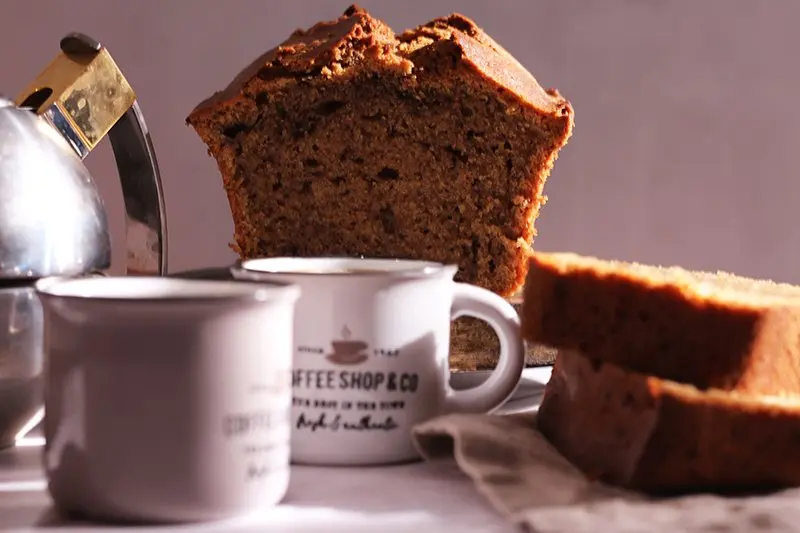 Sin harina y en tiempo récord el bizcocho de almendra que va directo a tu mesa de café 2 Moncloa EL PROCESO DE ELABORACIÓN DEL BIZCOCHO DE ALMENDRA