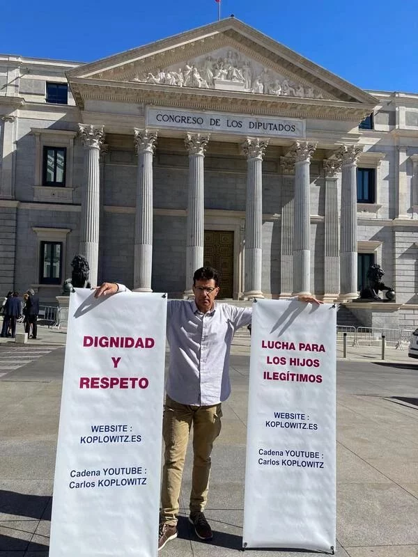 El 'hermano pobre' se manifiesta contra las Koplowitz en Nochebuena 2 Moncloa fhi0wo Moncloa