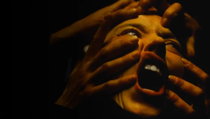 El terror del año tiene nombre y está en Prime Video con Álvaro Morte y Sydney Sweeney