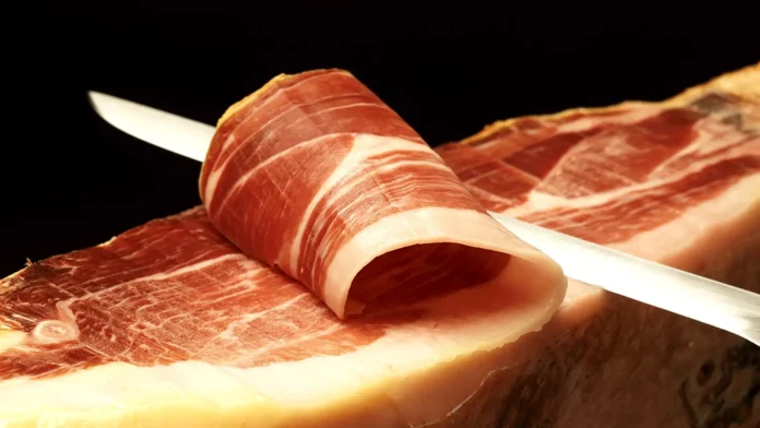 Un experto en jamón revela el único truco que necesitas para acertar esta Nochevieja