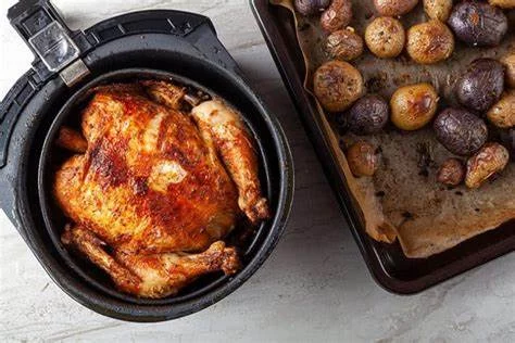Haz un pollo asado crujiente y jugoso en freidora de aire y salva tu menú navideño