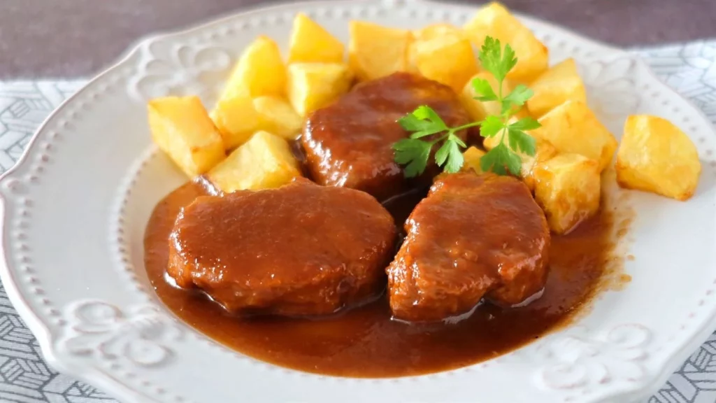 Las 3 mejores salsas para acompañar el solomillo de cerdo en Navidad 4 Moncloa COMBINANDO SABORES EN TU CENA NAVIDEÑA