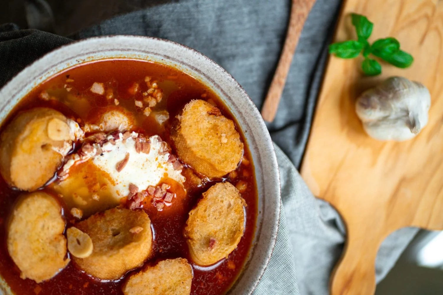 Cómo hacer la auténtica sopa castellana con la receta tradicional, explicada paso a paso 2 Moncloa EL PROCESO DE PREPARACIÓN PASO A PASO