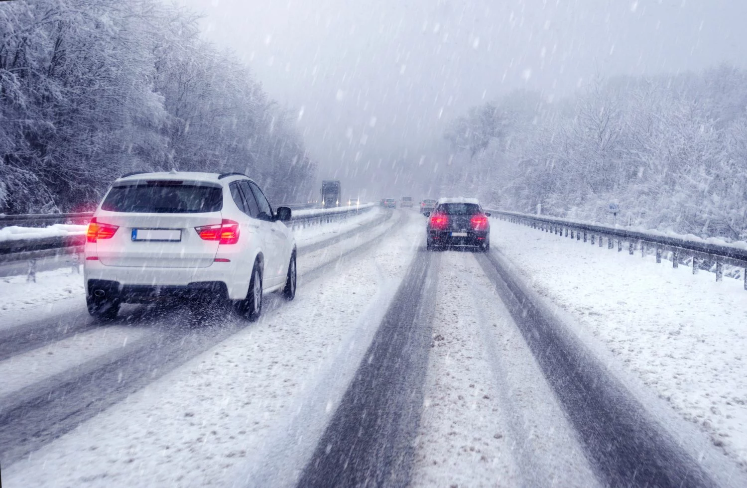 ¿Velocidad al límite? La DGT responde cómo funcionan los radares y cuándo salta la multa 1 Moncloa CÓMO FUNCIONAN LOS RADARES DE LA DGT