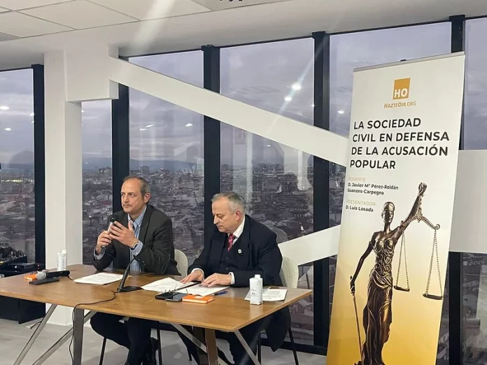 Luis Losada y Javier María Pérez Roldán, abogado de Hazte Oir.